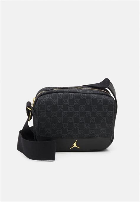 nike messenger bag schwarz|jordan monogram mini messenger bag.